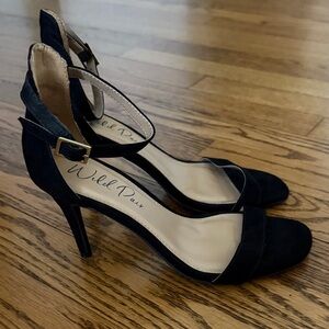 WILD PAIR Black Heels 7.5 GUC